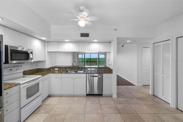 6575 99TH WAY N 22205, St Petersburg, FL 33708