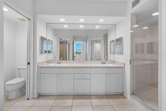 6575 99TH WAY N 22205, St Petersburg, FL 33708