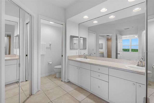 6575 99TH WAY N 22205, St Petersburg, FL 33708