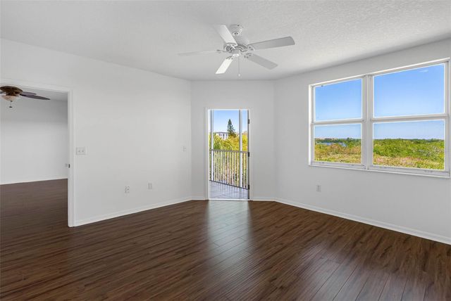 6575 99TH WAY N 22205, St Petersburg, FL 33708