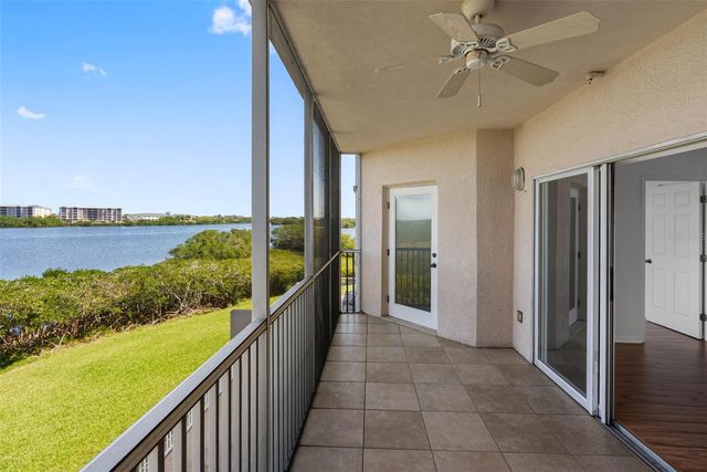 6575 99TH WAY N 22205, St Petersburg, FL 33708