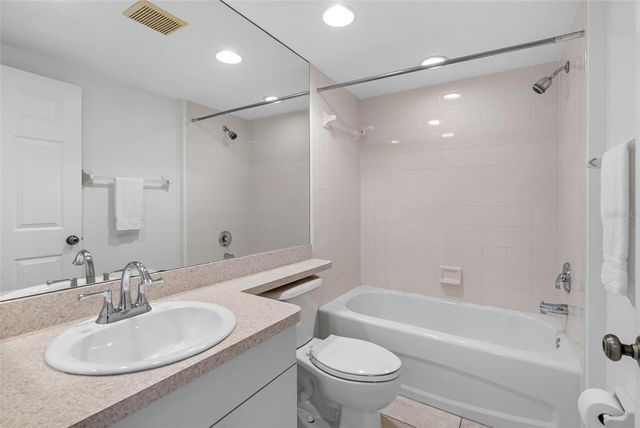 6575 99TH WAY N 22205, St Petersburg, FL 33708