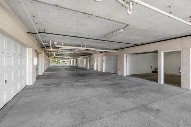 6575 99TH WAY N 22205, St Petersburg, FL 33708