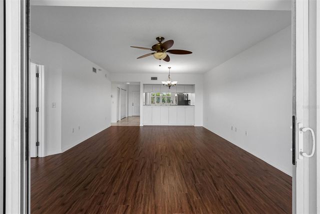 6575 99TH WAY N 22205, St Petersburg, FL 33708