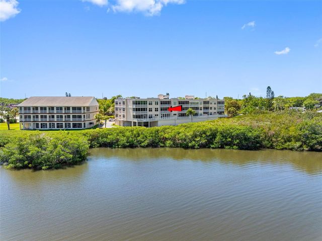 6575 99TH WAY N 22205, St Petersburg, FL 33708