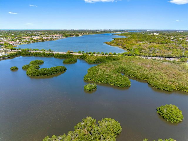 6575 99TH WAY N 22205, St Petersburg, FL 33708