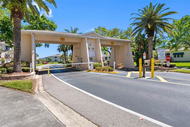 6575 99TH WAY N 22205, St Petersburg, FL 33708