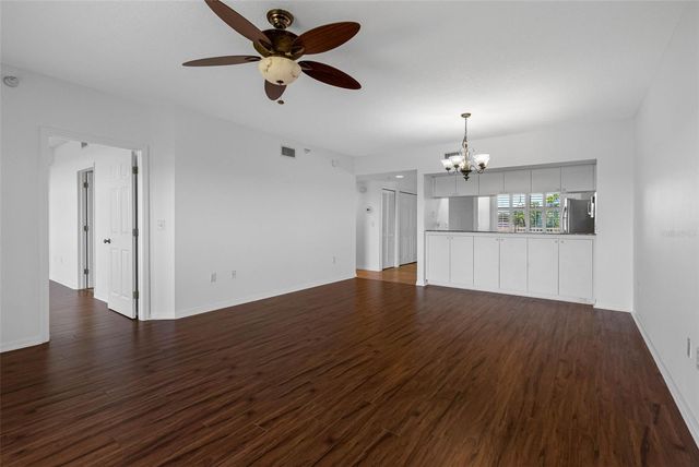 6575 99TH WAY N 22205, St Petersburg, FL 33708