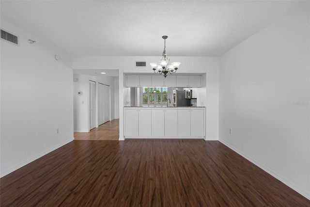 6575 99TH WAY N 22205, St Petersburg, FL 33708