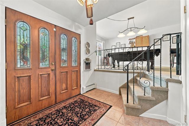 75 Bayview Drive, Oakdale, NY 11769