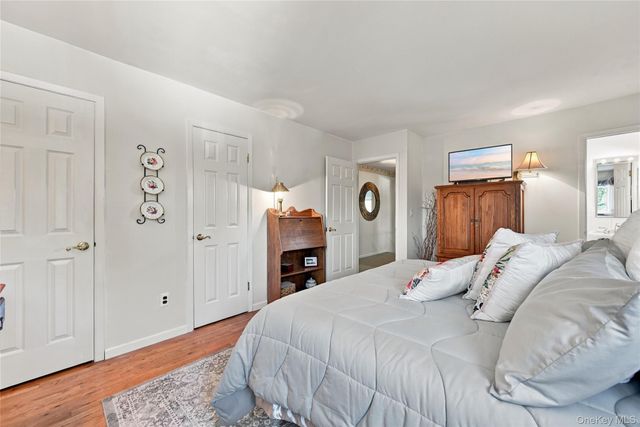 75 Bayview Drive, Oakdale, NY 11769