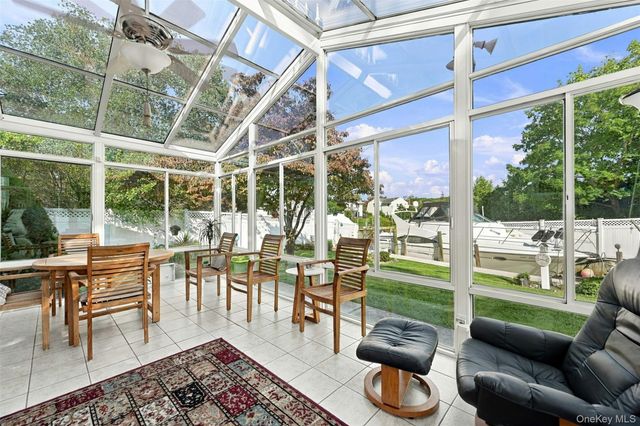 75 Bayview Drive, Oakdale, NY 11769