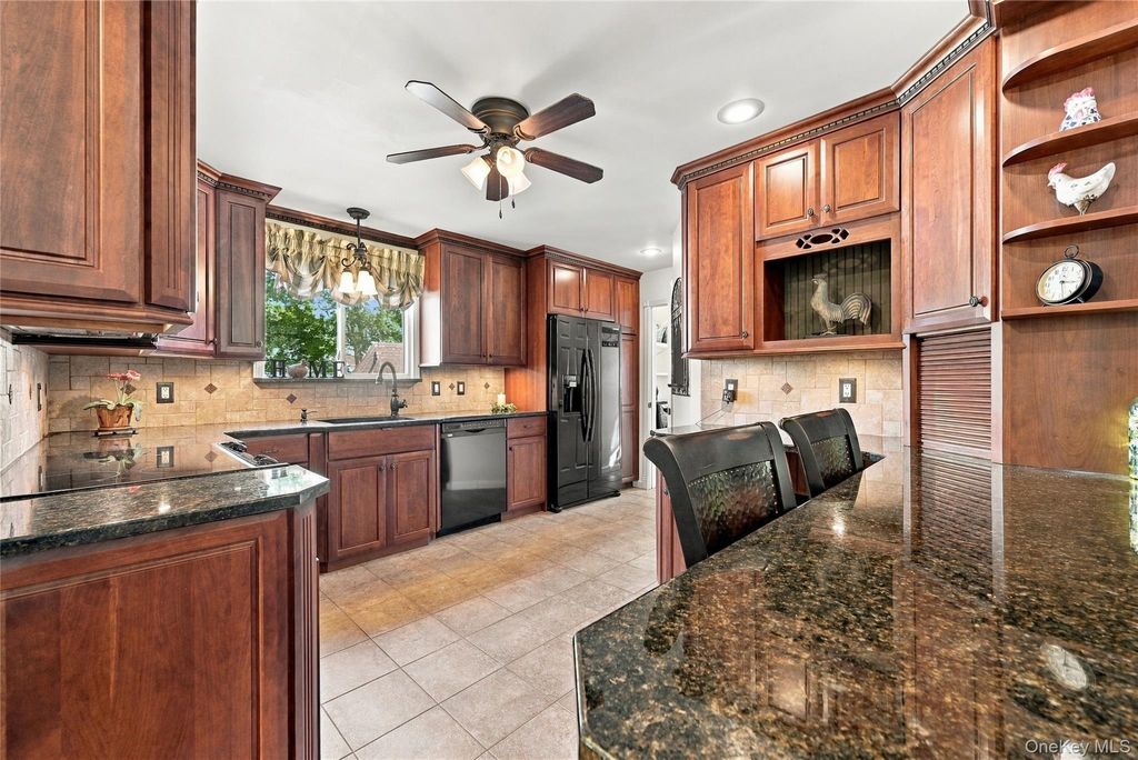 75 Bayview Drive, Oakdale, NY 11769 — photo 4