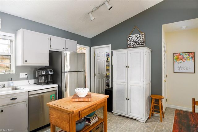 609 Ladford Lane, High Point, NC 27265