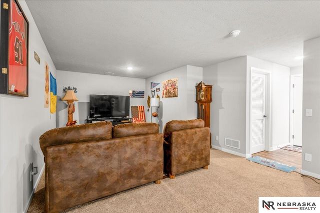 14905 S 18 Street, Bellevue, NE 68123