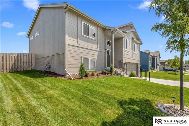14905 S 18 Street, Bellevue, NE 68123