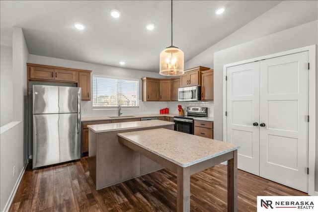 14905 S 18 Street, Bellevue, NE 68123