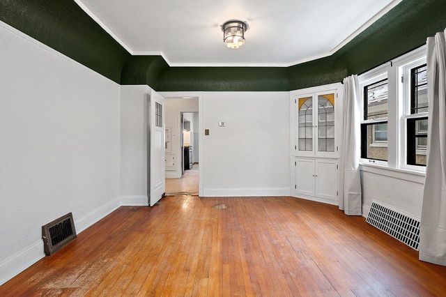 1952 N 86TH STREET, Wauwatosa, WI 53226