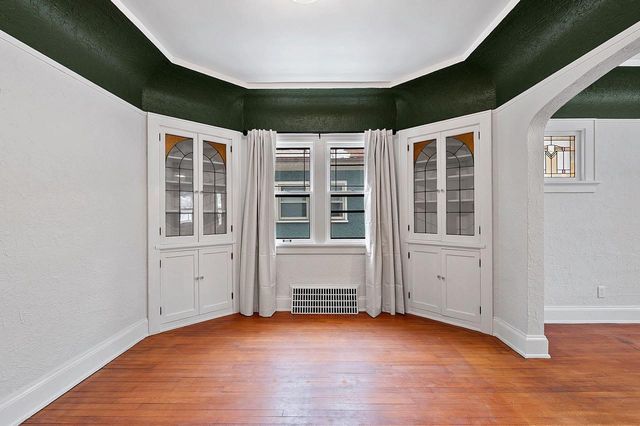 1952 N 86TH STREET, Wauwatosa, WI 53226