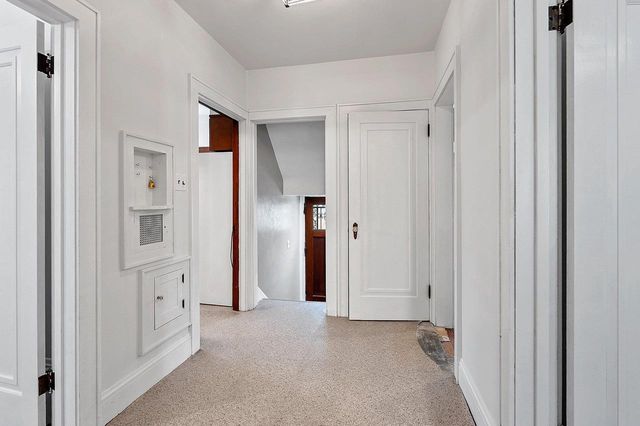 1952 N 86TH STREET, Wauwatosa, WI 53226