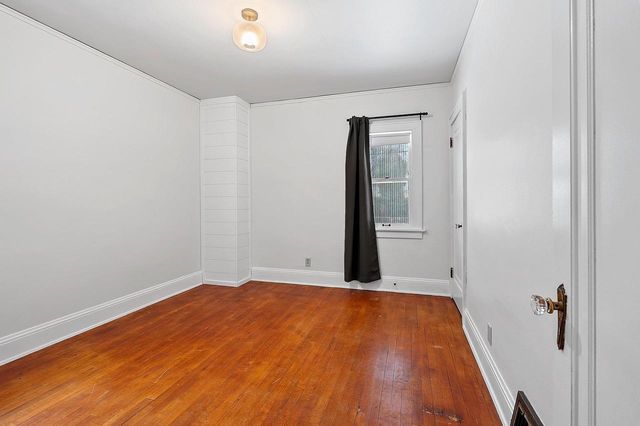 1952 N 86TH STREET, Wauwatosa, WI 53226