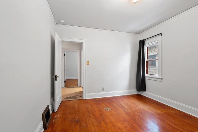 1952 N 86TH STREET, Wauwatosa, WI 53226