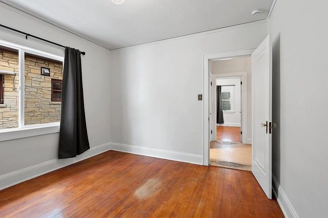 1952 N 86TH STREET, Wauwatosa, WI 53226