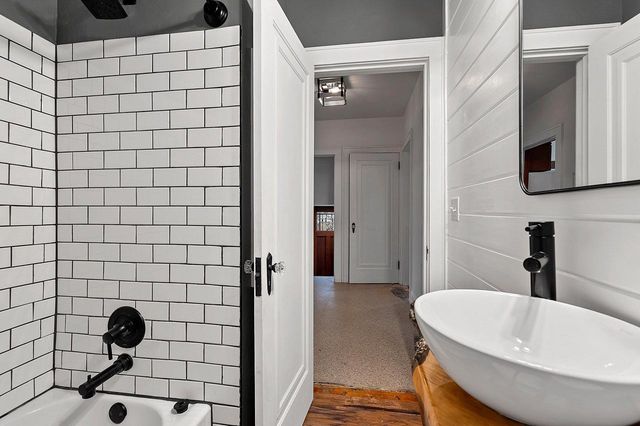 1952 N 86TH STREET, Wauwatosa, WI 53226