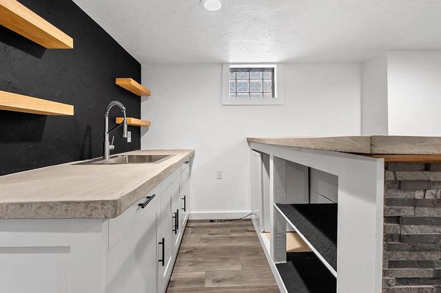 1952 N 86TH STREET, Wauwatosa, WI 53226