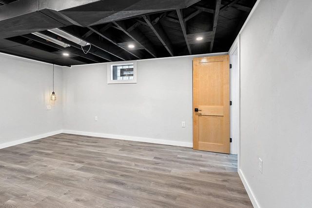 1952 N 86TH STREET, Wauwatosa, WI 53226