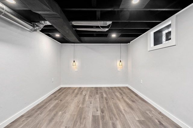 1952 N 86TH STREET, Wauwatosa, WI 53226