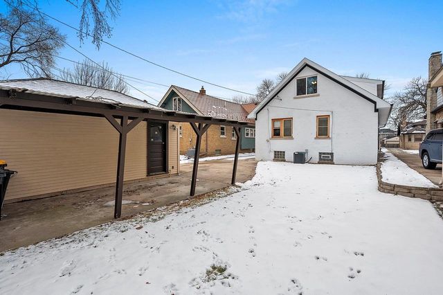 1952 N 86TH STREET, Wauwatosa, WI 53226