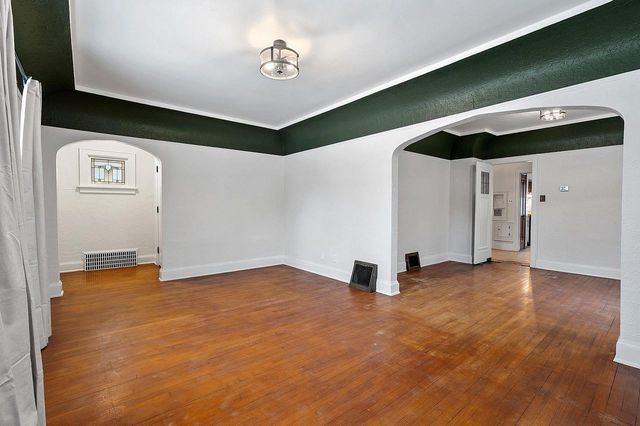 1952 N 86TH STREET, Wauwatosa, WI 53226