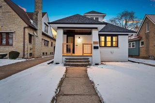 1952 N 86TH STREET, Wauwatosa, WI 53226