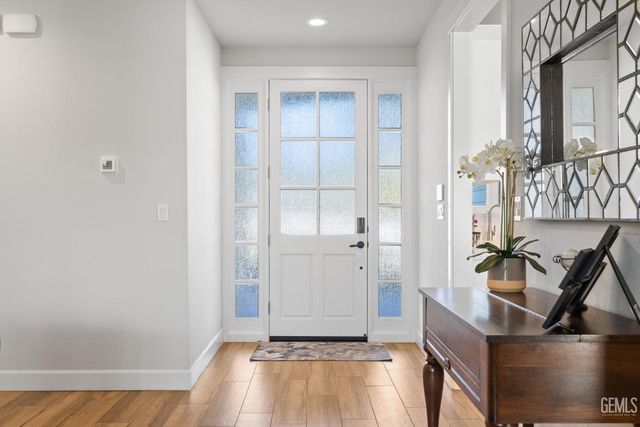 7108 Saint Andrews Drive, Bakersfield, CA 93309