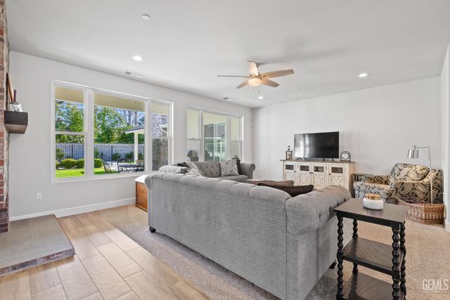 7108 Saint Andrews Drive, Bakersfield, CA 93309