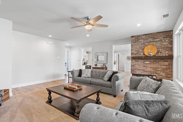 7108 Saint Andrews Drive, Bakersfield, CA 93309