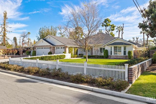 7108 Saint Andrews Drive, Bakersfield, CA 93309