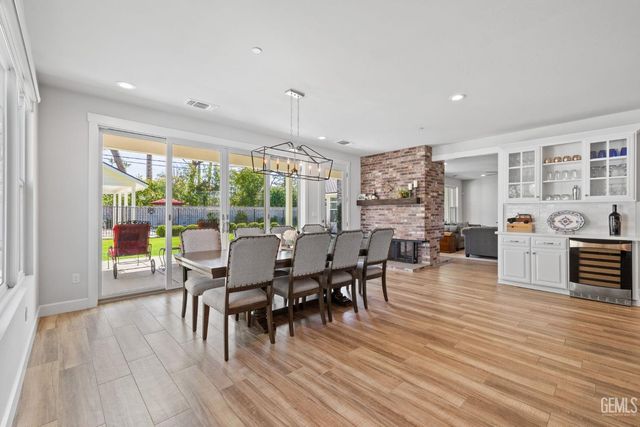 7108 Saint Andrews Drive, Bakersfield, CA 93309