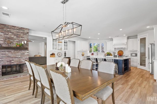 7108 Saint Andrews Drive, Bakersfield, CA 93309