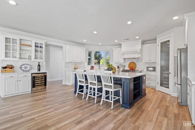 7108 Saint Andrews Drive, Bakersfield, CA 93309