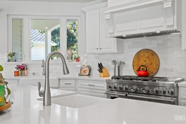 7108 Saint Andrews Drive, Bakersfield, CA 93309