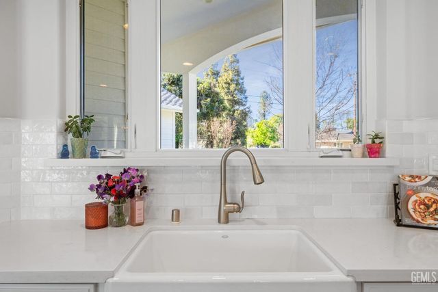 7108 Saint Andrews Drive, Bakersfield, CA 93309