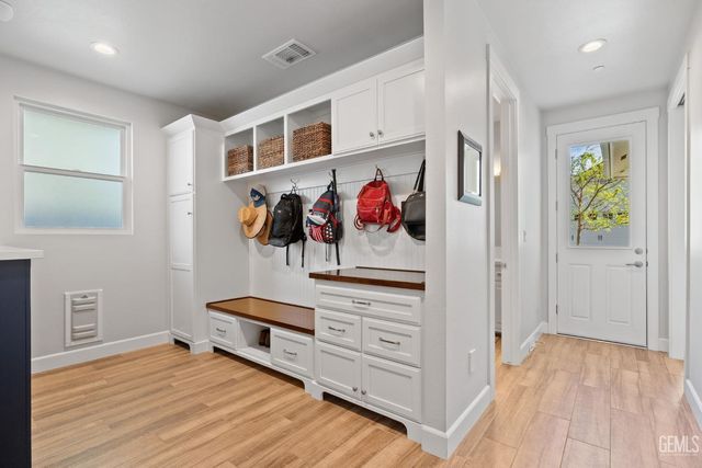 7108 Saint Andrews Drive, Bakersfield, CA 93309