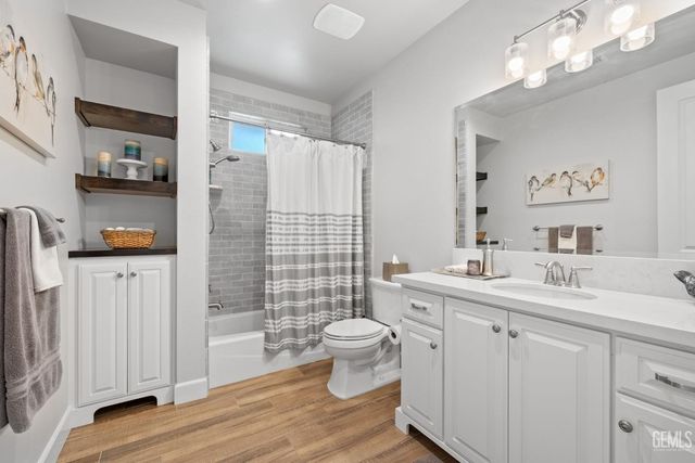 7108 Saint Andrews Drive, Bakersfield, CA 93309