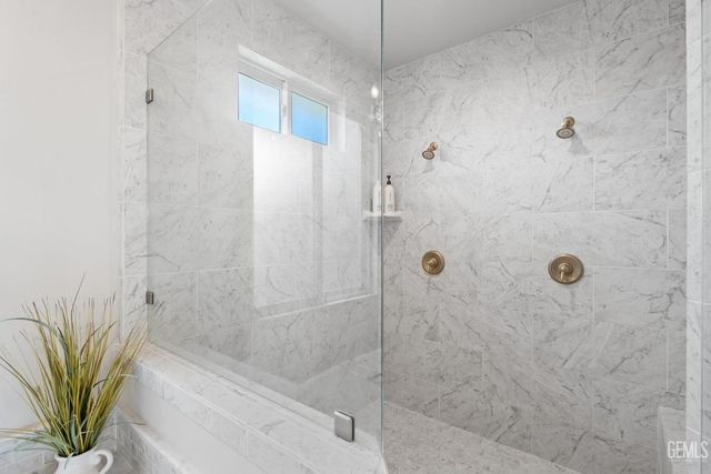 7108 Saint Andrews Drive, Bakersfield, CA 93309