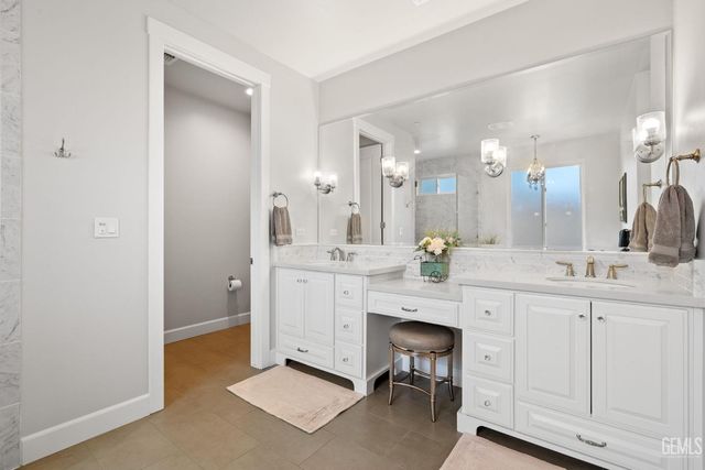 7108 Saint Andrews Drive, Bakersfield, CA 93309