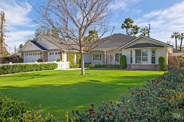 7108 Saint Andrews Drive, Bakersfield, CA 93309