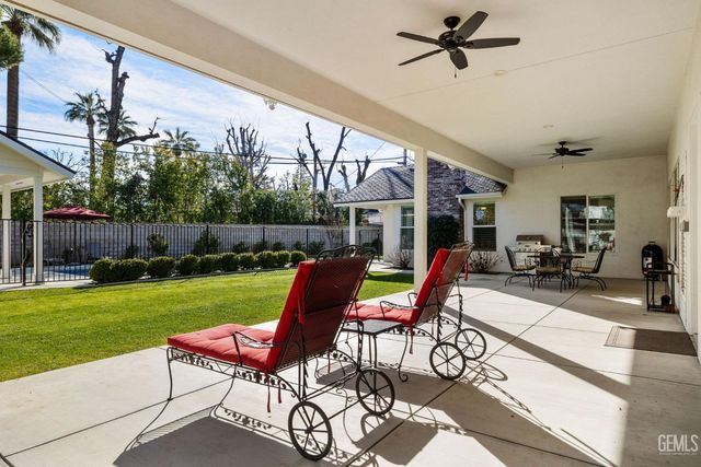 7108 Saint Andrews Drive, Bakersfield, CA 93309