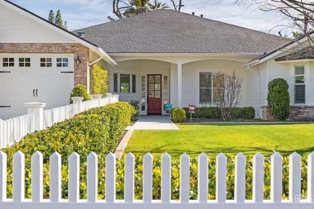 7108 Saint Andrews Drive, Bakersfield, CA 93309